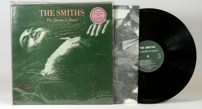 The smiths announce deluxe reissue of the queen is dead