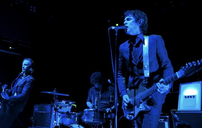 Jon Spencer Blues Explosion - YouTube Watch the jon spencer blues explosion talk making their new album revisiting their material