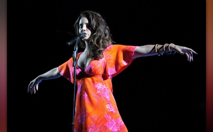 Lana del rey lorde trent reznor patti smith common sia nominated for golden globes