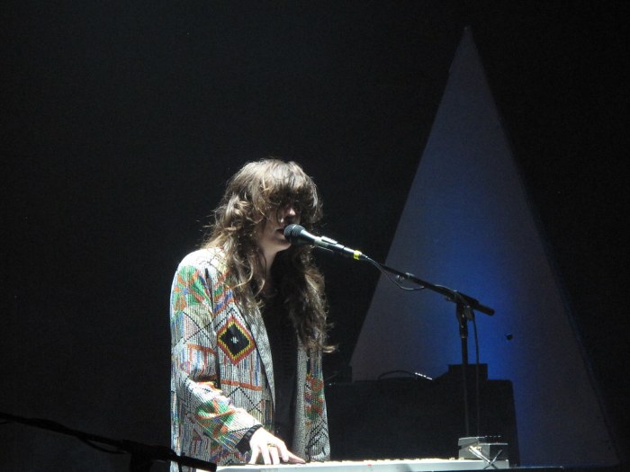 Victoria Legrand dei Beach House | Beach house band, Beach house music ... Listen to airs collaboration with beach houses victoria legrand seven stars