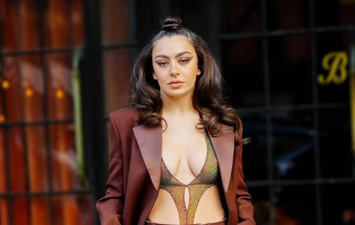 Charli XCX Releases New Album ‘How I’m Feeling Now’ – Listen Now ... New charli xcx valentine
