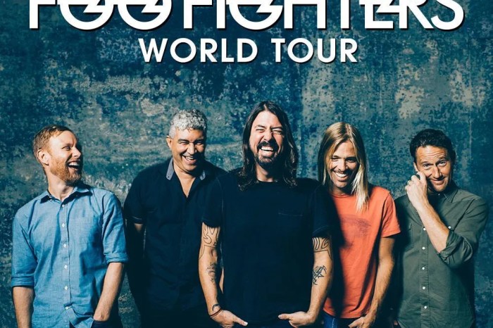 It was my first Foo Fighters show last night, and I snapped this pic ... Foo fighters were going to perform on snl before the writers strike