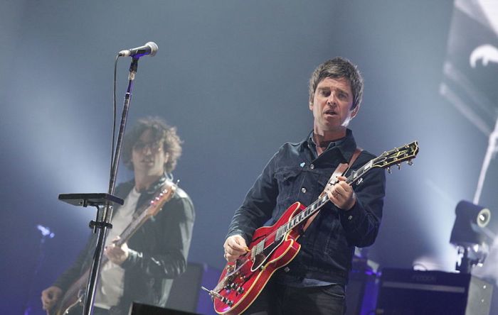 Watch noel gallagher play holy mountain on kimmel
