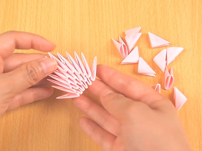 How to Make 3D Origami Pieces (with Pictures) - wikiHow Make 3D Origami Pieces
