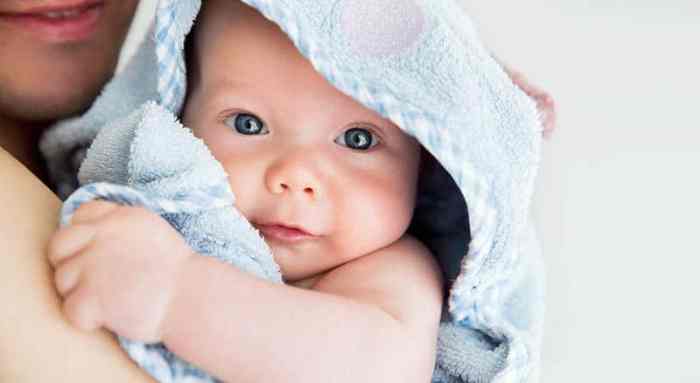 How to Safely and Comfortably Shower with a Baby Shower with a Baby