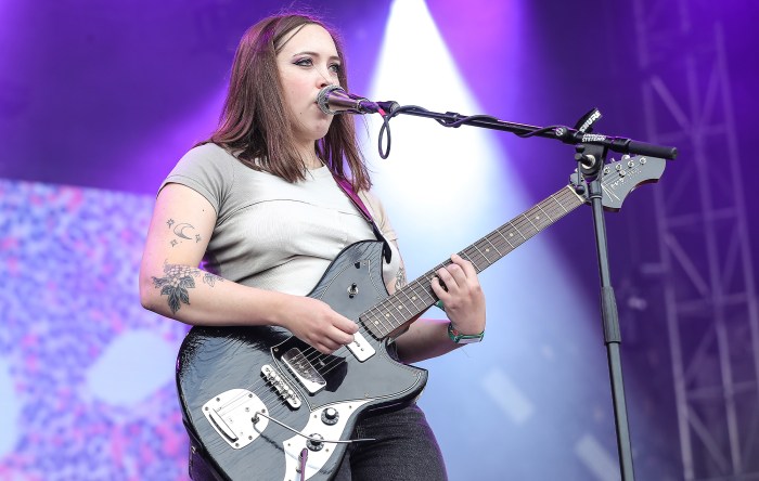 Paramore touring with jay som soccer mommy