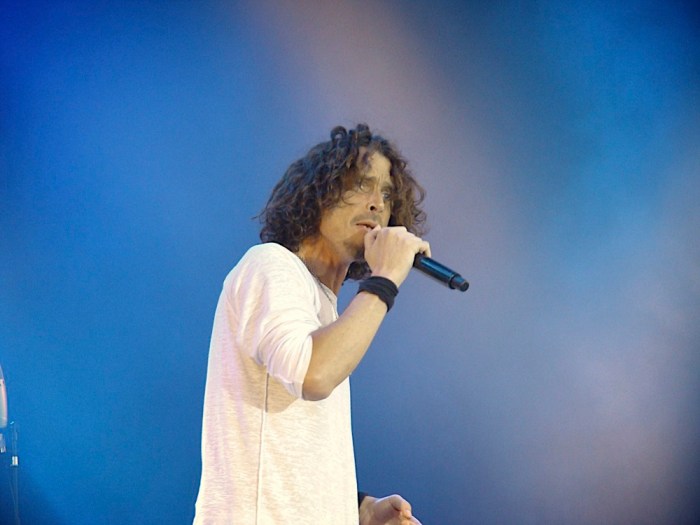 Soundgarden and audioslave black out social media in honor of chris cornell