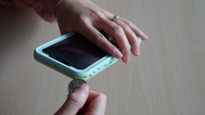 Take Off a Lifeproof Case