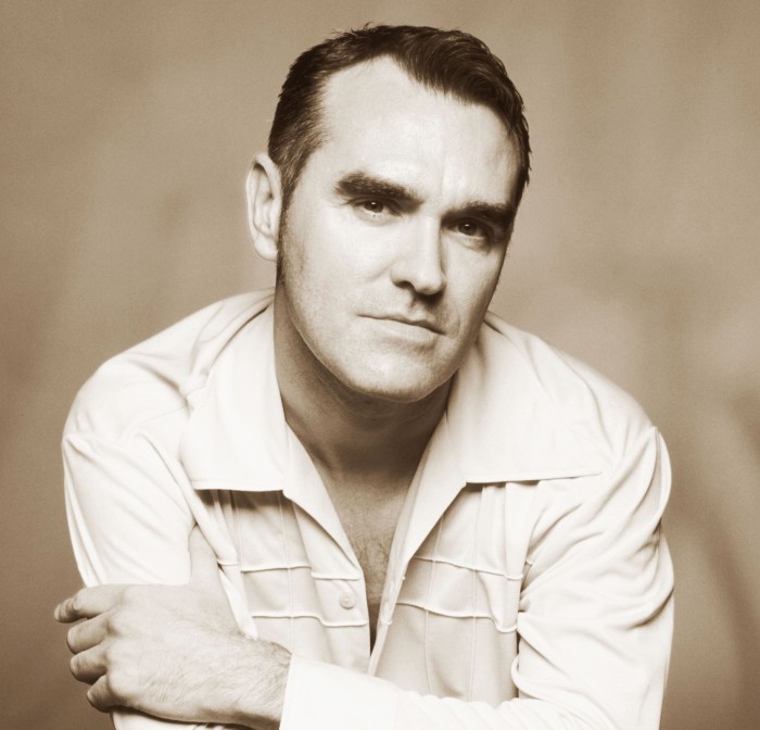 Morrissey issues statement clarifying his sexuality Morrissey gets us publisher for memoir