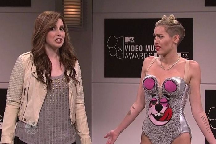 Saturday night lives vanessa bayer gives sound advice to jenny lewis