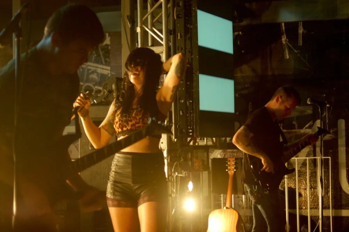 Sleigh bells announce new mini album tour share song listen