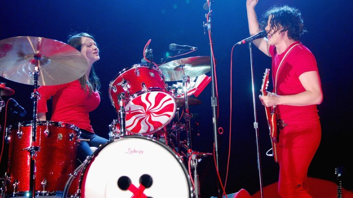 The white stripes sue donald trump