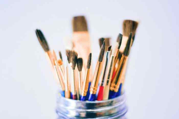 Clean Acrylic Paint Brushes